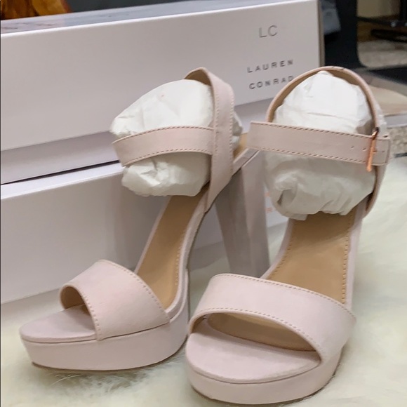 NIB heeled sandals - Picture 3 of 6